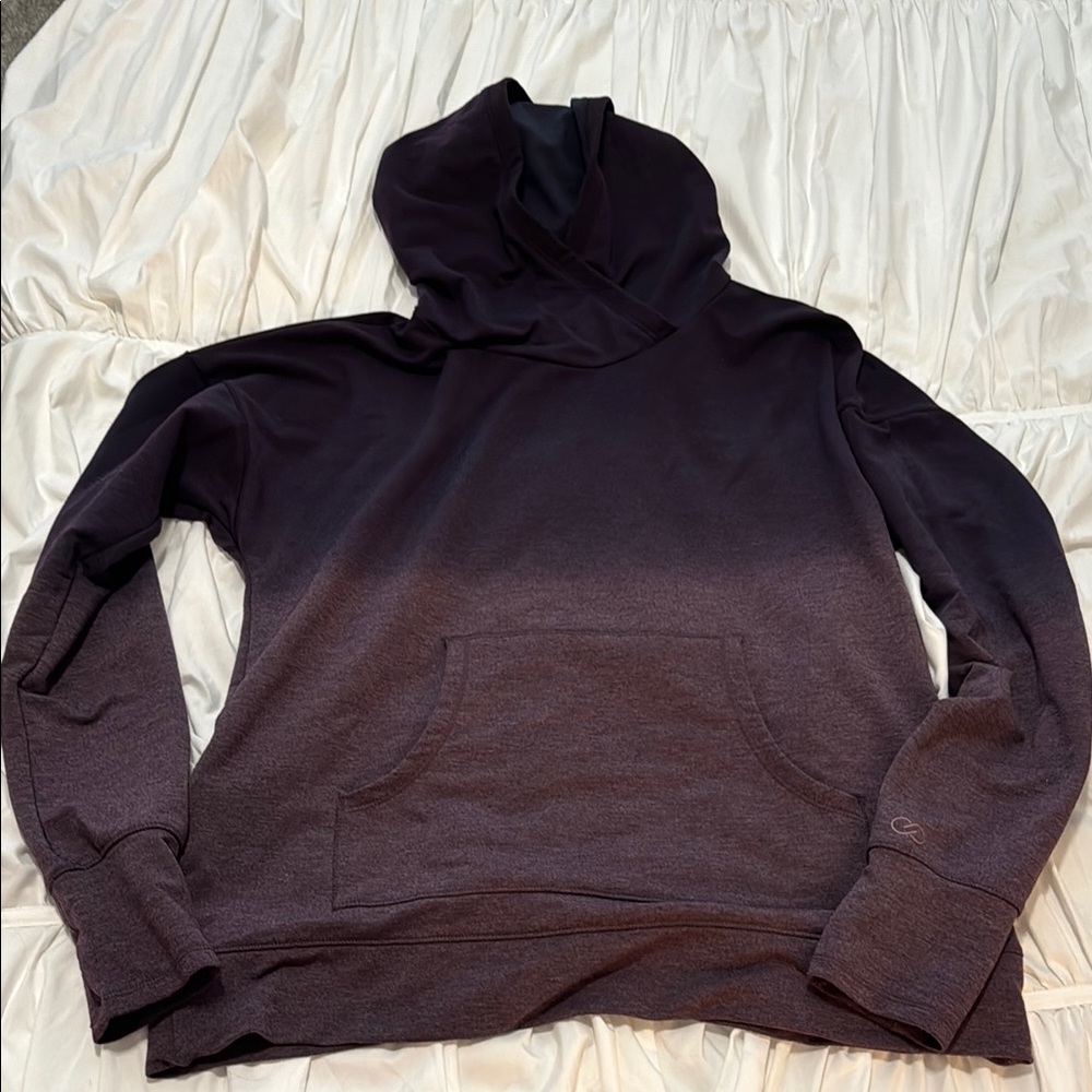 Calia by Carrie underwood ombré purple workout sweatshirt women’s medium unique